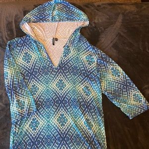 Hooded blue pattern shirt